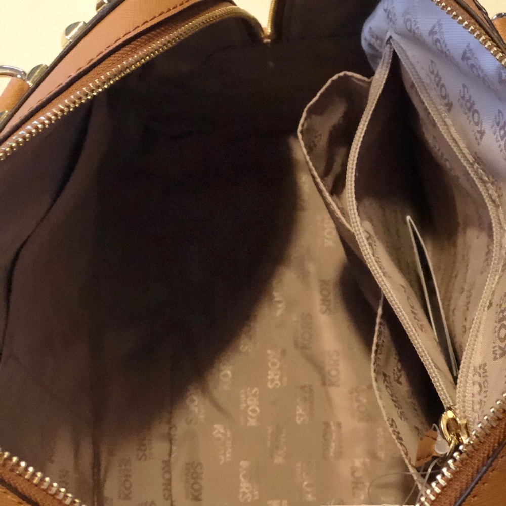 Michael Kors original Satchel Brand New with strap - Picture 5 of 7